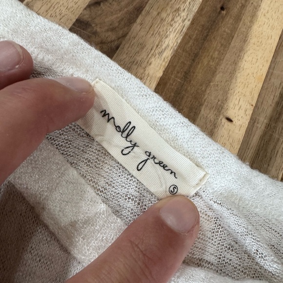 Elegant White Sleeveless Tank Top - Picture 3 of 3